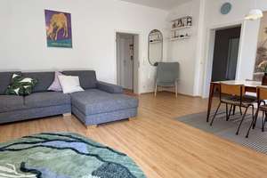 Charmante 3-Zimmer-Altbauwohnung mit zwei Balkonen und großem Gemeinschaftsgarten in Prenzlauer Berg – Die vollständige Adresse der Immobilie erhältst du vom Anbieter., 10407 Prenzlauer Berg, Berlin – Vorschaubild 2