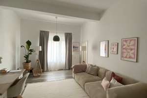 2,5 Raumwohnung mit Einbauküche - Mitten in Rüttenscheid – Franziskastr 2-4, 45130 Rüttenscheid, Essen – Vorschaubild 1