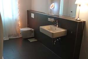 Sehr helle zwei Zimmer Küche Bad Wohnung in Wiesbaden Erbenheim ab 1.7.26 zu vermieten  – Barbarossastraße 1, 65205 Erbenheim, Wiesbaden – Vorschaubild 3
