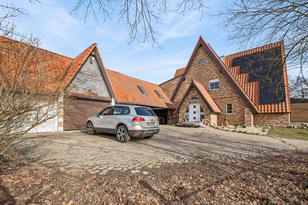 Immobilie in Remlingen-Semmenstedt - Exklusives Anwesen in Feldrandlage - Wohnen mit Weitblick & Tierhaltung möglich - Bild 2