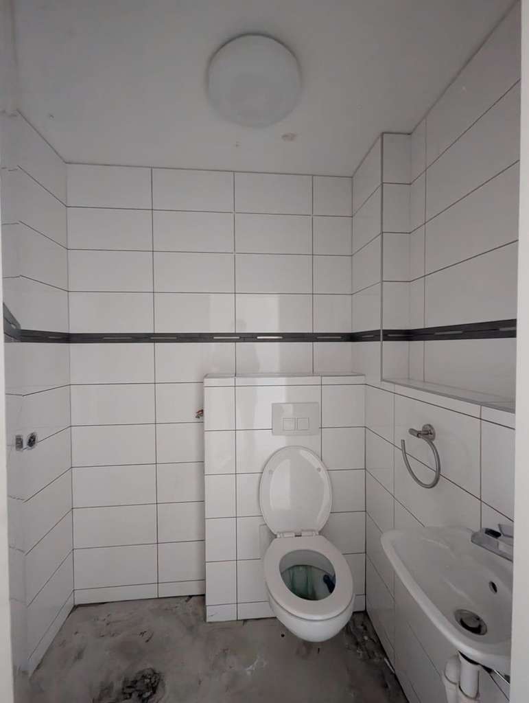 Immobilie in Münsingen - Schickes, provisionsfreies Einfamilienhaus ideal für Heimwerker - Bild 4