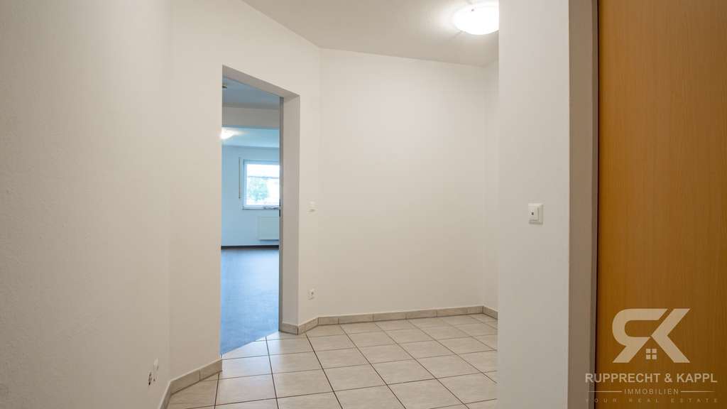 Immobilie in Vilseck - Moderne und renovierte Doppelhaushälfte mit 5 Schlafzimmern, Garage und 2 Bäder in Vilseck - Bild 3