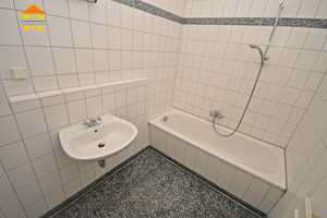 ***Großzügige 3-Zimmer-Wohnungen in schönem Altbau*** – Franz-Mehring-Straße 5, 9112 Chemnitz – Vorschaubild 9