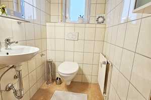 1 Wohnung im EG mit großem Garten und Garage ist frei, 3 Fam. Haus 270 m² WFl., gute Lage von Schwab – Schwabach – Vorschaubild 21