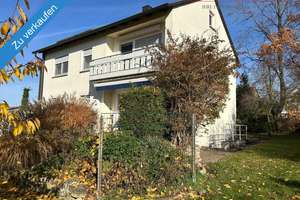 Zweifamilienhaus mit großem Grundstück, Garten  Ausbaupotenzial in Weißenburg – Hattenhof
