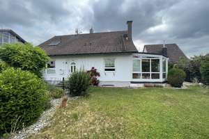 NEU! Liebenswertes Einfamilienhaus mit wunderschönem Garten! – Die vollständige Adresse der Immobilie erhältst du vom Anbieter., 87666 Pforzen – Vorschaubild 2
