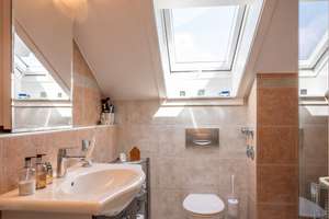 Wohnen über den Dächern Esslingens – mit beherrschender Aussicht. – Die vollständige Adresse der Immobilie erhältst du vom Anbieter., 73734 Zollberg, Esslingen am Neckar – Vorschaubild 9