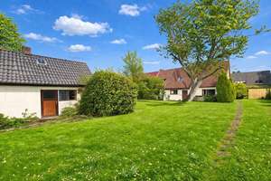 Einfach RIESIG ! EFH mit ELW & zwei Garagen in Hamburg !!! – Am Hohen Feld 0, 22043 Jenfeld, Hamburg – Vorschaubild 2