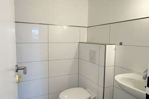 Erstbezug nach Kernsanierung – ruhige Lage mit großem Balkon, Einbauküche & Stellplatz – Die vollständige Adresse der Immobilie erhältst du vom Anbieter., 51061 Stammheim, Köln – Vorschaubild 6