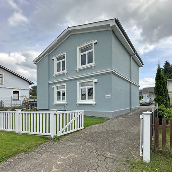 Modernes Zweifamilienhaus in Bestlage