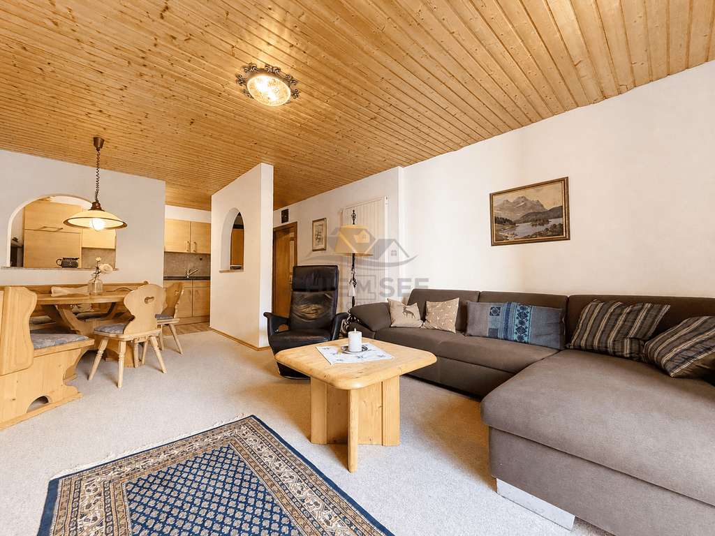 Immobilie in Bergen - Attraktive 2-Zimmer-Wohnung mit Bergblick, Balkon und Garage - Bild 1