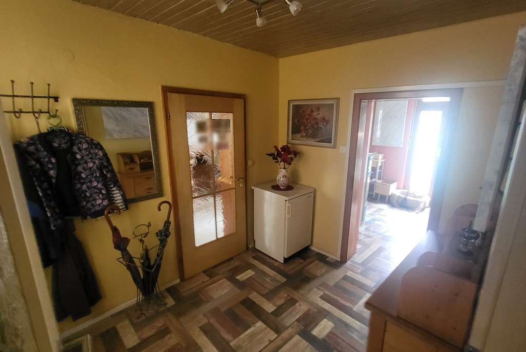 Immobilie in Weiden in der Oberpfalz - Einfamilienhaus mit Garage in sehr guter Lage von Weiden - Bild 3