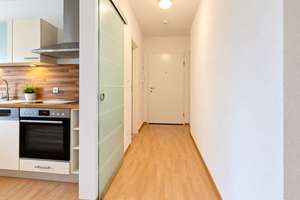 Uni-nah wohnen in Regensburg – renovierte 2-Zimmer-Wohnung mit Wintergarten & Garage – 93053 Kasernenviertel, Regensburg – Vorschaubild 3