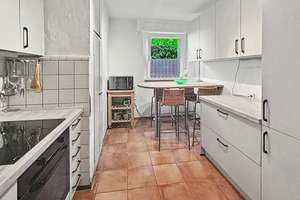 Vermietete 2-Zimmer-Eigentumswohnung mit Garage im Musikerviertel der Bonner Weststadt – Die vollständige Adresse der Immobilie erhältst du vom Anbieter., 53115 Weststadt, Bonn – Vorschaubild 10
