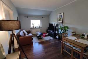Gemütliche Dachgeschoßmaisonettewohnung mit Einbauküche – Am Turnisch 8, 40231 Eller, Düsseldorf – Vorschaubild 2