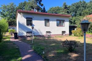 großes Wochenendhaus auf Pachtland