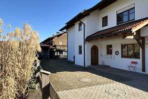 Großweil - Gepflegtes Mehrfamilienhaus in ruhiger Zentrumslage – Garmisch-Partenkirchen (Kreis) – Vorschaubild 2