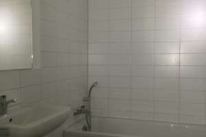 Schöne Wohnung sucht Mieter: weitläufige 5-Zimmer-Wohnung – Maria-Grollmuß-Str. 12, 4157 Gohlis-Nord, Leipzig – Vorschaubild 4