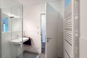 Bezugsfrei! Vollmöbiliertes 1,5 Zimmer Neubaustudio – Am Tierpark 25-27, 10315 Friedrichsfelde, Berlin – Vorschaubild 16
