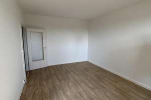 Charmante Wohnung mit Balkon – Helmut-Kohl-Straße 63, 6842 Innerstädtischer Bereich Süd, Dessau-Roßlau – Vorschaubild 3