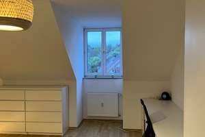 Stilvolle, modernisierte 2-Zimmer-Dachgeschosswohnung in Regensburg – Ludwig-Erhard-Straße 34, 93051 Kumpfmühl-Ziegetsdorf-Neuprüll, Regensburg – Vorschaubild 2