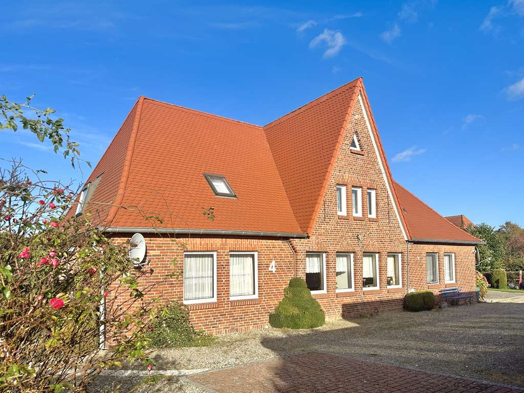 Immobilie in Kalkhorst - Historische Haushälfte mit zwei Wohneinheiten
 "Ruhe, Natur und Ostseeblick inklusive" - Bild 0