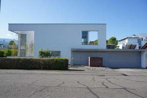 Architektenhaus im außergewöhnlichen Design in gehobener ruhiger, aber verkehrsgünstiger Lage