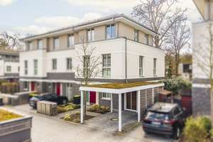 Lebensqualität pur: Stilvolles Reihenendhaus mit Garten, Dachterrasse & Sauna auf 162 m² Wohnfläche – Die vollständige Adresse der Immobilie erhältst du vom Anbieter., 14163 Zehlendorf, Berlin – Vorschaubild 1
