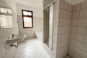 Große helle 2-Raum-Wohnung mit Einbauküche, Balkon & Fahrstuhl – Agricolastraße 65, 9112 Kaßberg, Chemnitz – Vorschaubild 5