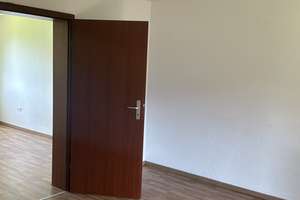 2-Zimmer-Balkonwohnung mit Laminat, Tapeten und modernem Wannenbad – Lehnackerstraße 54, 47179 Fahrn, Duisburg – Vorschaubild 7