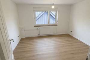 Frisch sanierte Dachgeschosswohnung mit Altbaucharme und Blick ins Grüne – Die vollständige Adresse der Immobilie erhältst du vom Anbieter., 46117 Osterfeld-Ost, Oberhausen – Vorschaubild 4
