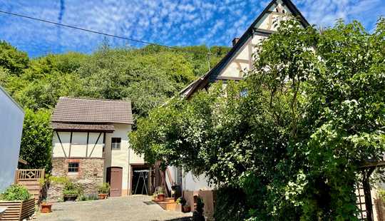 Bild von Liebenswertes, verträumtes Einfamilienhaus  mit historischen Nebengebäuden in Dienethal bei Nassau