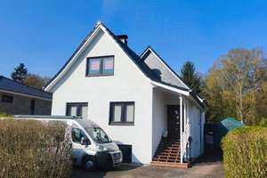 Provisionsfrei!!! Großes Einfamilienhaus in grüner Lage