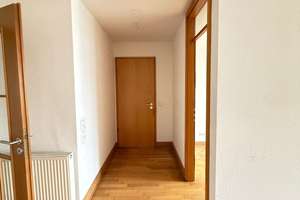 Bezugsfrei! 3 Zi.-Whg mit Aufzug, Balkon und inkl. 2 TG Stellplätzen  zu verkaufen – Die vollständige Adresse der Immobilie erhältst du vom Anbieter., 10179 Mitte (Ortsteil), Berlin – Vorschaubild 8