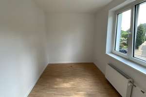 3 Zimmer-Wohnung, Aufzug im Haus, Balkon dabei – Hülsberger Straße 3, 42899 Klausen, Remscheid – Vorschaubild 2
