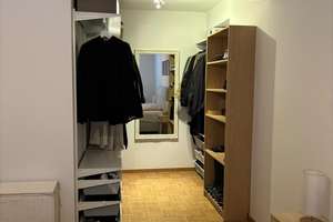 FRANKFURT CITY ! DIREKT AM RÖMER ! 2- Zimmer I Küchenzeile I Renoviert I Parkett I Aufzug – 60311 Altstadt, Frankfurt am Main – Vorschaubild 4