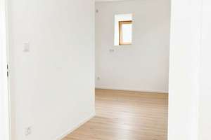 Reserviert: Sanierte 2-Zimmer-Wohnung: Zentrale Lage in Erlangen – perfekt geeignet für WG-Nutzung – Die vollständige Adresse der Immobilie erhältst du vom Anbieter., 91054 Tal, Erlangen – Vorschaubild 11