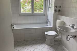 Sanierte 2 Zimmer mit Balkon in Berlin-Karow ab sofort – Lossebergplatz 1, 13125 Karow, Berlin – Vorschaubild 1