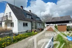 Attraktives, renoviertes Einfamilienhaus auf großzügigem Grundstück – Ihr neues Zuhause wartet!“ – Aichach-Friedberg (Kreis) – Vorschaubild 1