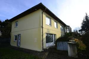 Frauenland: Wohnhaus mit vielseitig nutzbarem Grundriß – Die vollständige Adresse der Immobilie erhältst du vom Anbieter., 97074 Frauenland, Würzburg – Vorschaubild 3