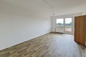 Helle 3-Zimmer-Wohnung mit Balkon und Dusche – Ideal für kleine Familien + *2 NKM geschenkt* – Wegastraße 26, 4205 Leipzig – Vorschaubild 1