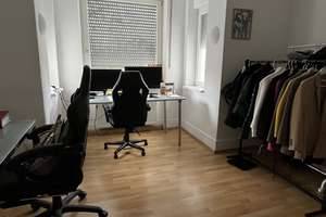 Schöne 4-Zimmer-Altbauwohnung im 2. OG mit Balkon in zentraler Lage in Stuttgart-Untertürkheim   – Die vollständige Adresse der Immobilie erhältst du vom Anbieter., 70327 Lindenschulviertel, Stuttgart – Vorschaubild 2