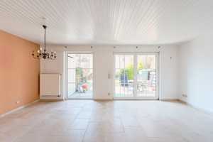 Familien willkommen: Tolles Reihenmittelhaus mit großzügigem Schnitt ++TERRASSE++GARTEN++ – Böblingen (Kreis) – Vorschaubild 2