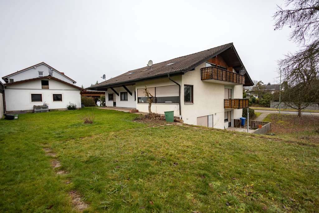 Immobilie in Buchen (Odenwald) - Großzügiges 11-Zimmer Haus mit Garage in Buchen (Odenwald) - Bild 3