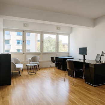 STOCK - großzügiges Rückgebäude | effektiver Stellplatzschlüssel