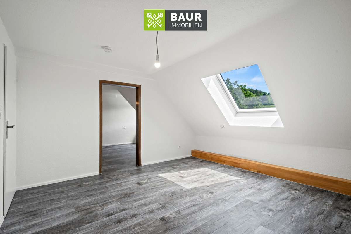 Immobilie in Bad Wurzach - 360°| Sofort bezugsfreie 3-Zimmer-Dachgeschosswohnung mit Garage und Stellplatz nahe Bad Wurzach! - Bild 4