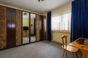 Rösrath - Zentrumsnähe:
Reihenendhaus in ruhiger und gewachsener Wohnlage sucht neue Familie! – Die vollständige Adresse der Immobilie erhältst du vom Anbieter., 51503 Rösrath – Vorschaubild 10