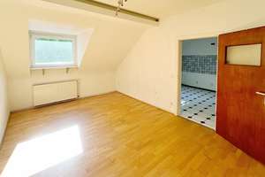 Freie 1-Zimmer-Dachgeschosswohnung in Essen-Holsterhausen – Die vollständige Adresse der Immobilie erhältst du vom Anbieter., 45147 Holsterhausen, Essen – Vorschaubild 7