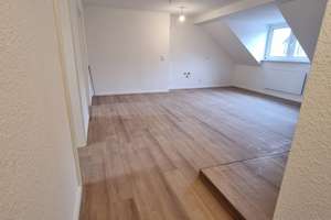 Ihr neues Zuhause: Sanierte Dachgeschosswohnung im Zentrum – Philadelphiastr. 64-66, 47799 Cracau, Krefeld – Vorschaubild 6