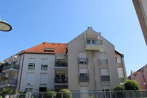 Frisch Sanierte 2,5 Zi. Whg. mit Balkon, Studio und TG-Stellplatz